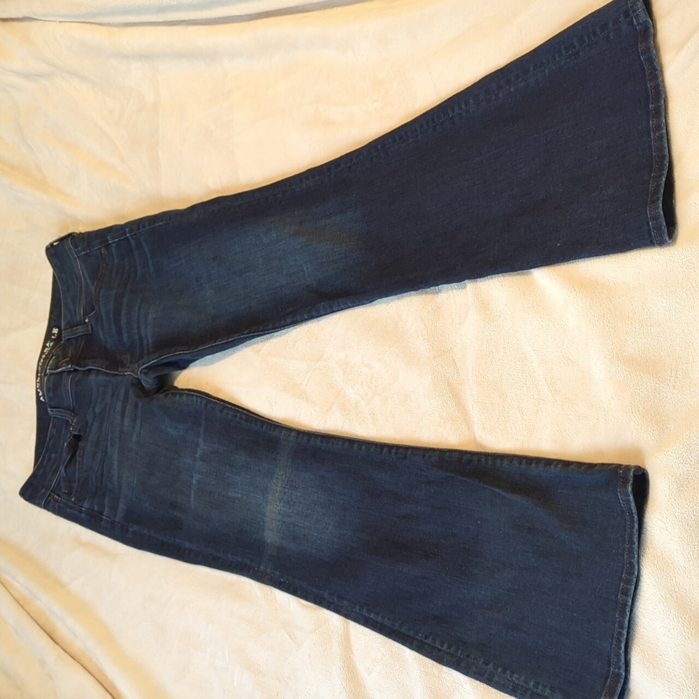 AE kickboot jeans